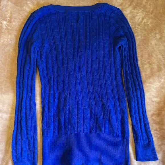 AE Sweater - Picture 5 of 6